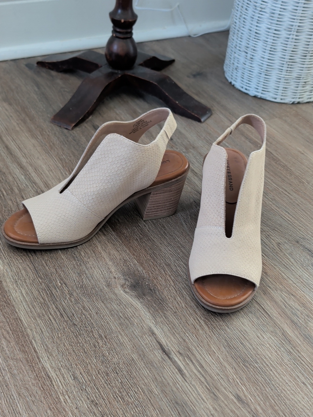 Open-Toe Slingback Block Heel Sandals - Cream